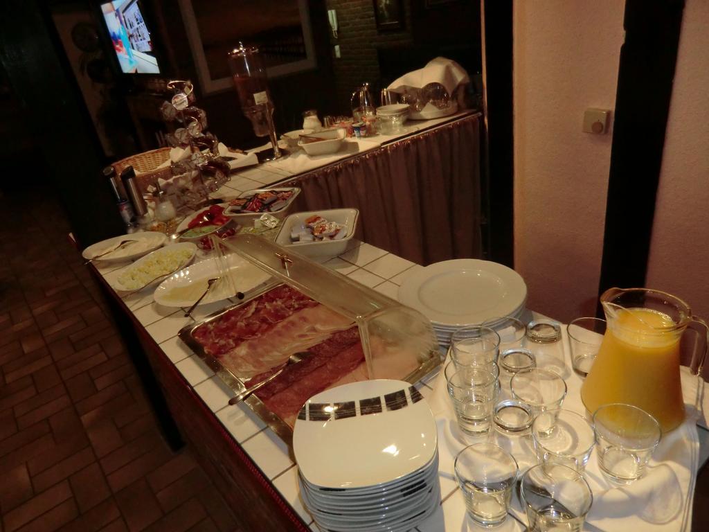佳妮朱莉娅酒店 林尼希 外观 照片